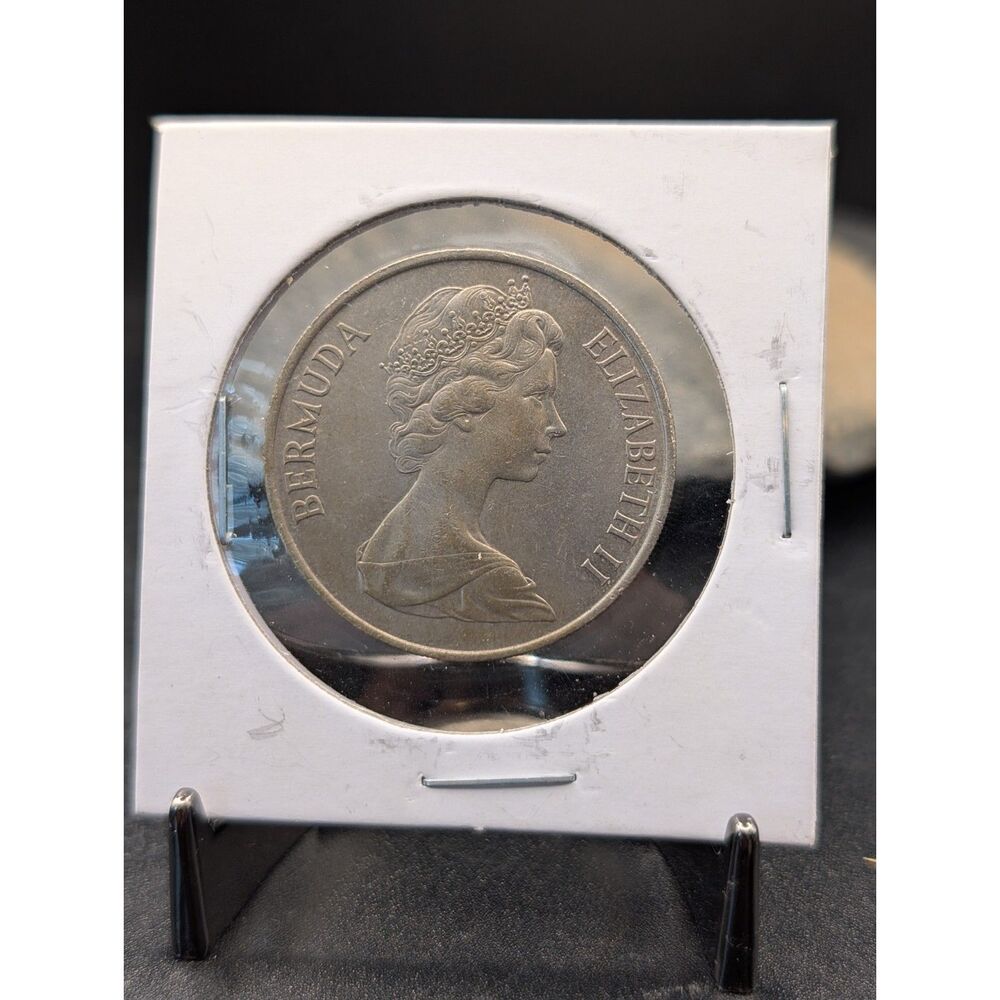 Vintage 1970 Bermuda 50 Cents Coin Coat of Arms Quo Fata Ferunt Cupronickel Flip